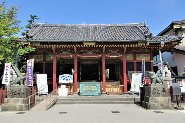 浅草神社の境内